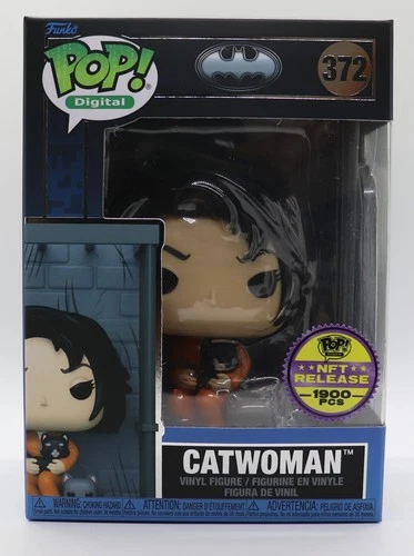 Funko Pop! Batman Catwoman 372 1900 PCS Limited Edition w/Pop Shield