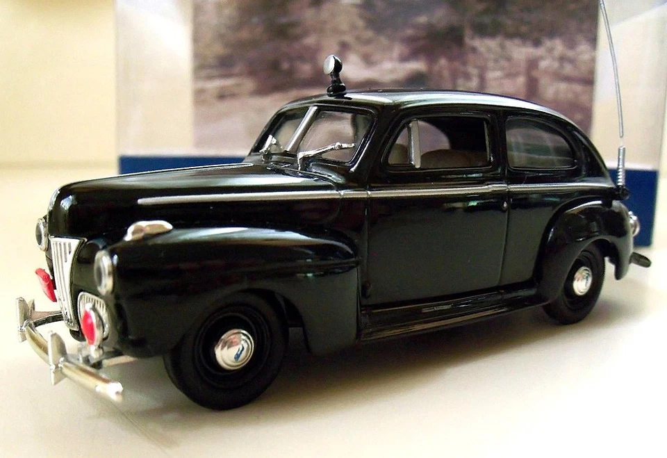 Coche patrulla Fleer 1941 Ford Connecticut State Police modelo diecast 1/43 Foto 3 de 4