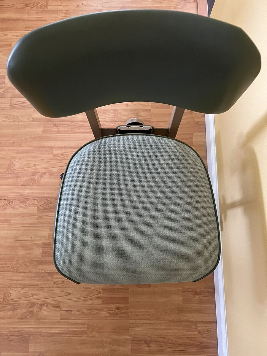 1960's United Chair Industrial Articulated Green Office 1960's United Chair Industrial Articulated Green Office
