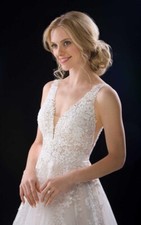 Gorgeous Martina Liana wedding dress, Style 1000 - worn once, only inside 