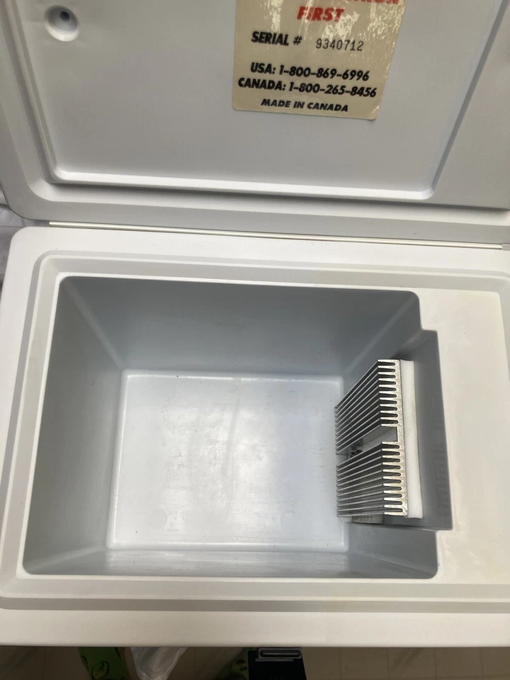 Koolatron Vintage Traveler con adaptador de CA y manual original - probado/funciona Foto 4 de 4