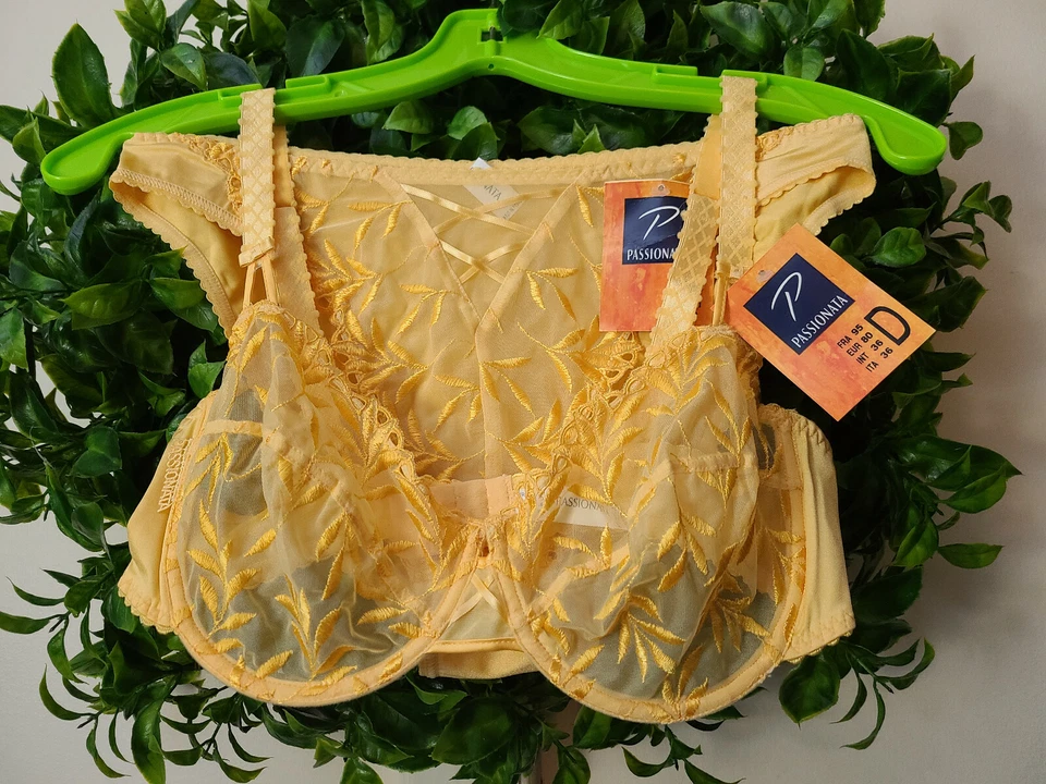 Conjunto de sujetador y braguita con aros bordados de encaje amarillo Passionata France 36D/M Foto 4 de 4