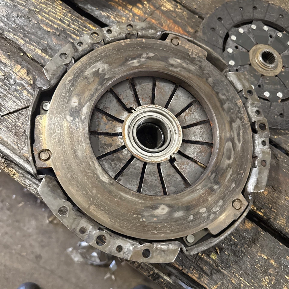 RANGE ROVER P38 2.5 Manual Clutch Set Not Many Miles - Image 4 of 4