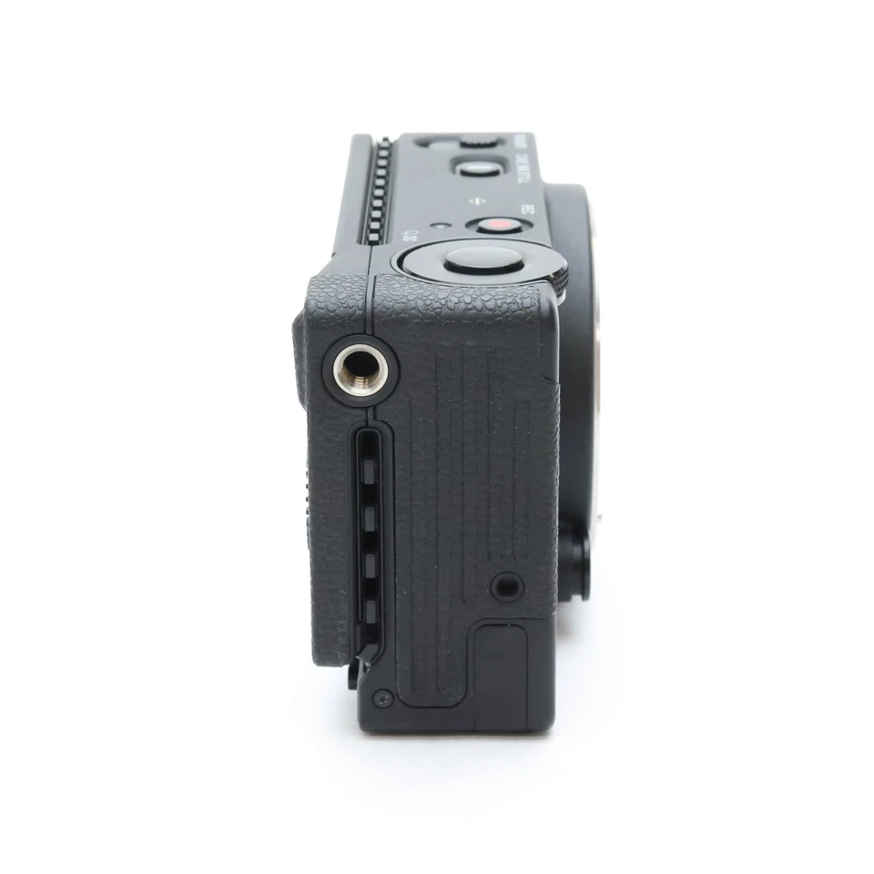 Sigma fp 24.6MP Full-Frame Mirrorless Camera Body #255 - Image 4 of 4