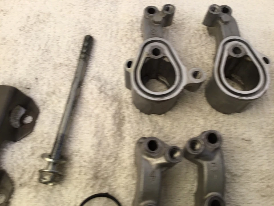 1998 - 2007 Kawasaki Ninja 250R cabeça de cilindro com conjunto de parafusos MILHAS BAIXAS FABRICANTE DE EQUIPAMENTO ORIGINAL - Imagem 4 de 4