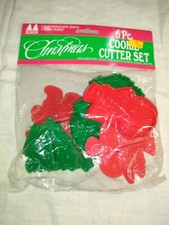 vintage 6 pc Christmas cookie cutter set with recipe card new in package