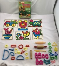 1971 Kenner Play Doh Press N Play Playset in Great Condition FREE SHIPPING