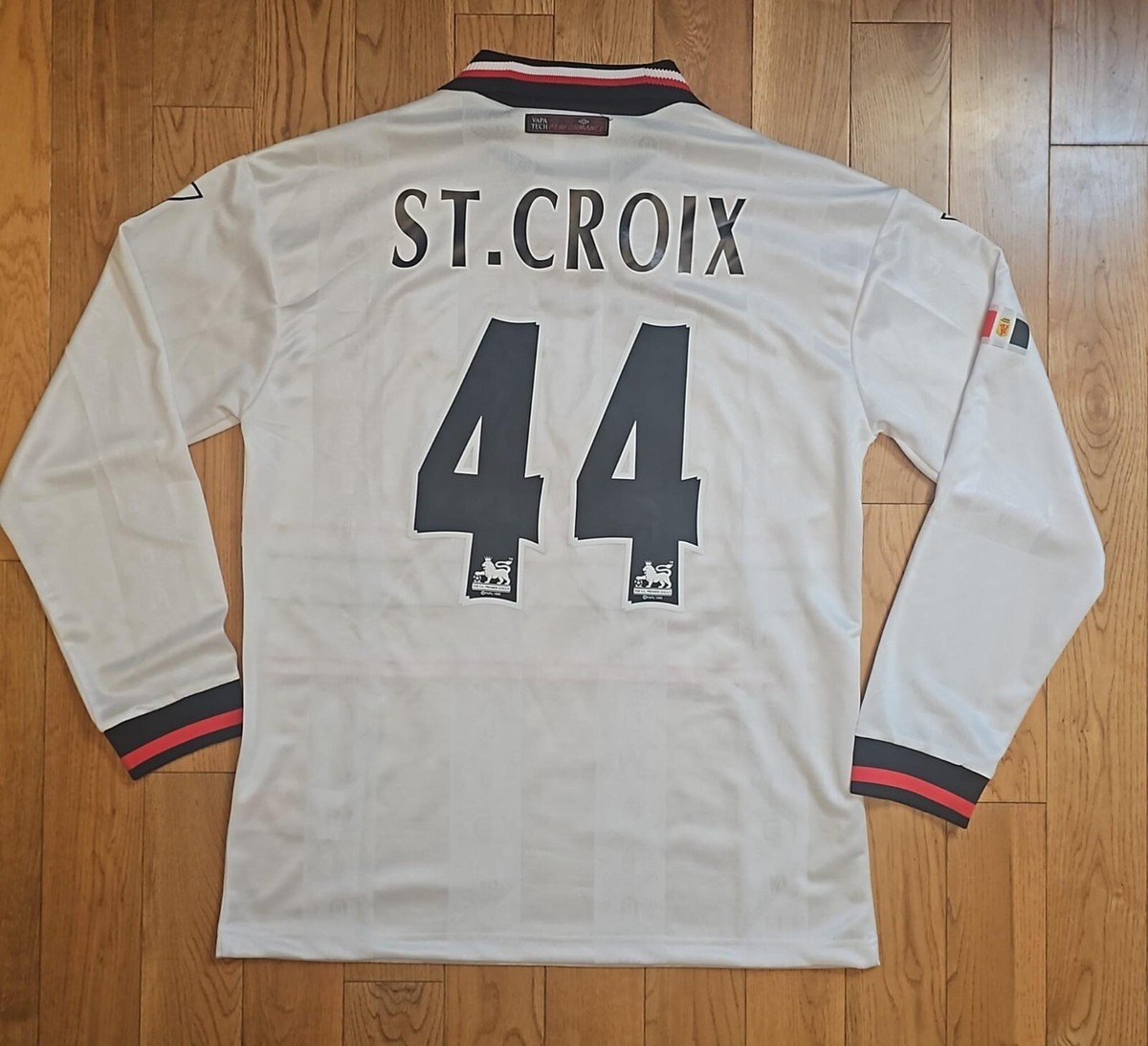 VTG 1997-99 Manchester United Umbro Sharp Viewcam Jersey VTG 1997-99 Manchester United Umbro Sharp Viewcam Jersey