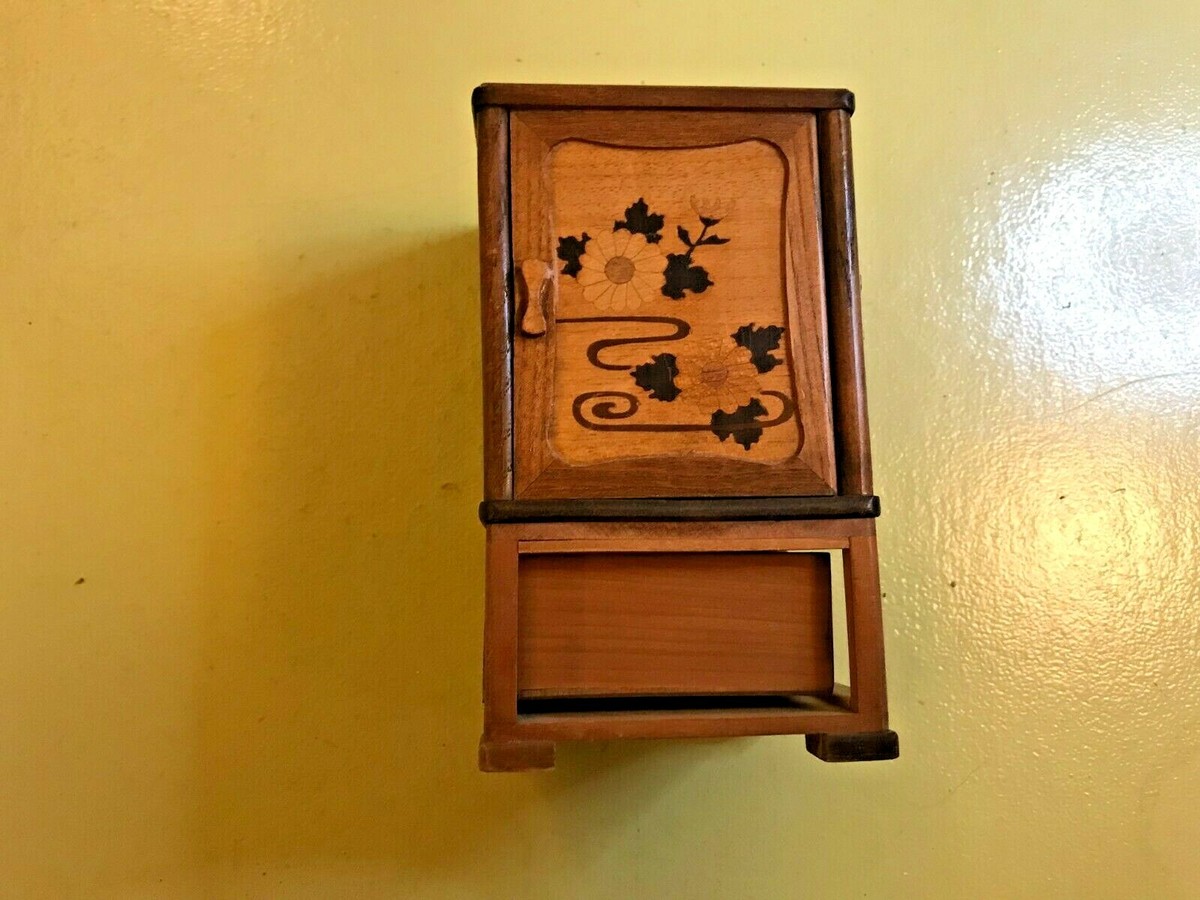 義芳　鹿図　保存箱　MA894 義芳 鹿図 保存箱 MA894 Vintage Inlaid Wood Cigarette Box