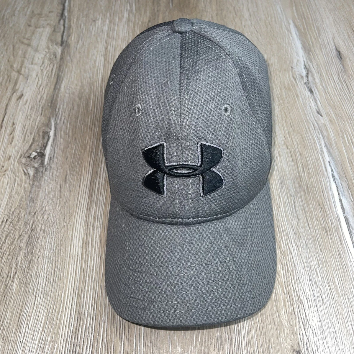 Under Armour Men’s Fitted Hat Size Large and XL Color Gray Black