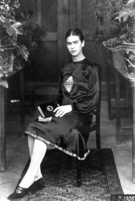 1926 Portrait of Mexican Artist Frida Kahlo age 18 Classic Picture Photo 4x6