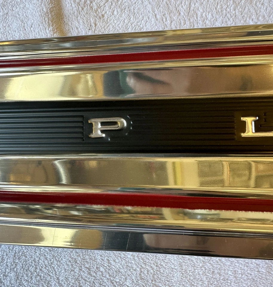 Nuevo de Lote Antiguo MoPar 1974-76 Plymouth Scamp Valiant Panel de Acabado Trasero 75 Brougham 4 puertas Foto 3 de 4