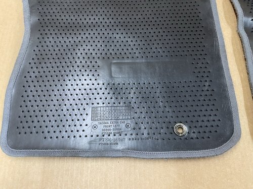 0550. Toyota Tacoma 1996-2004 Carpet  Floor Mat Mats OEM PT206-35962-16 - Bild 21 von 24