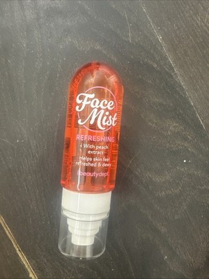 REFRESHING FACE MIST  WITH PEACH EXTRACT  HELP SKIN FEEL REFRESH & DEWY 90ML