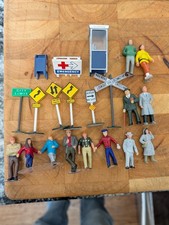 Train Layout Accessories - 21 piece lot of people ,Signs and others