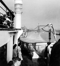 Pleasure steamer The Royal Eagle back in use on the Thames after b- Old Photo