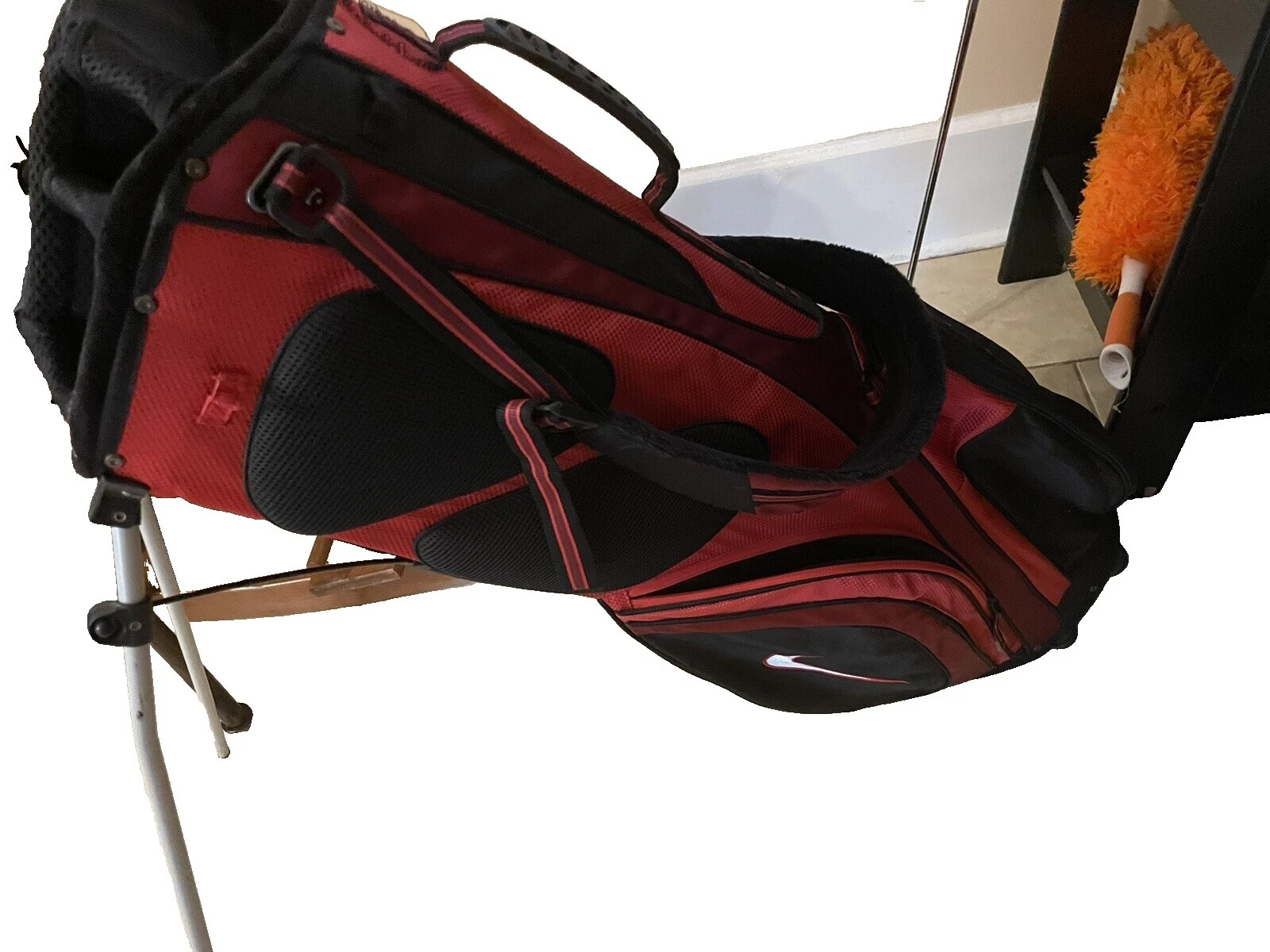 Nike Golf Bags with Dual Strap System Stands
