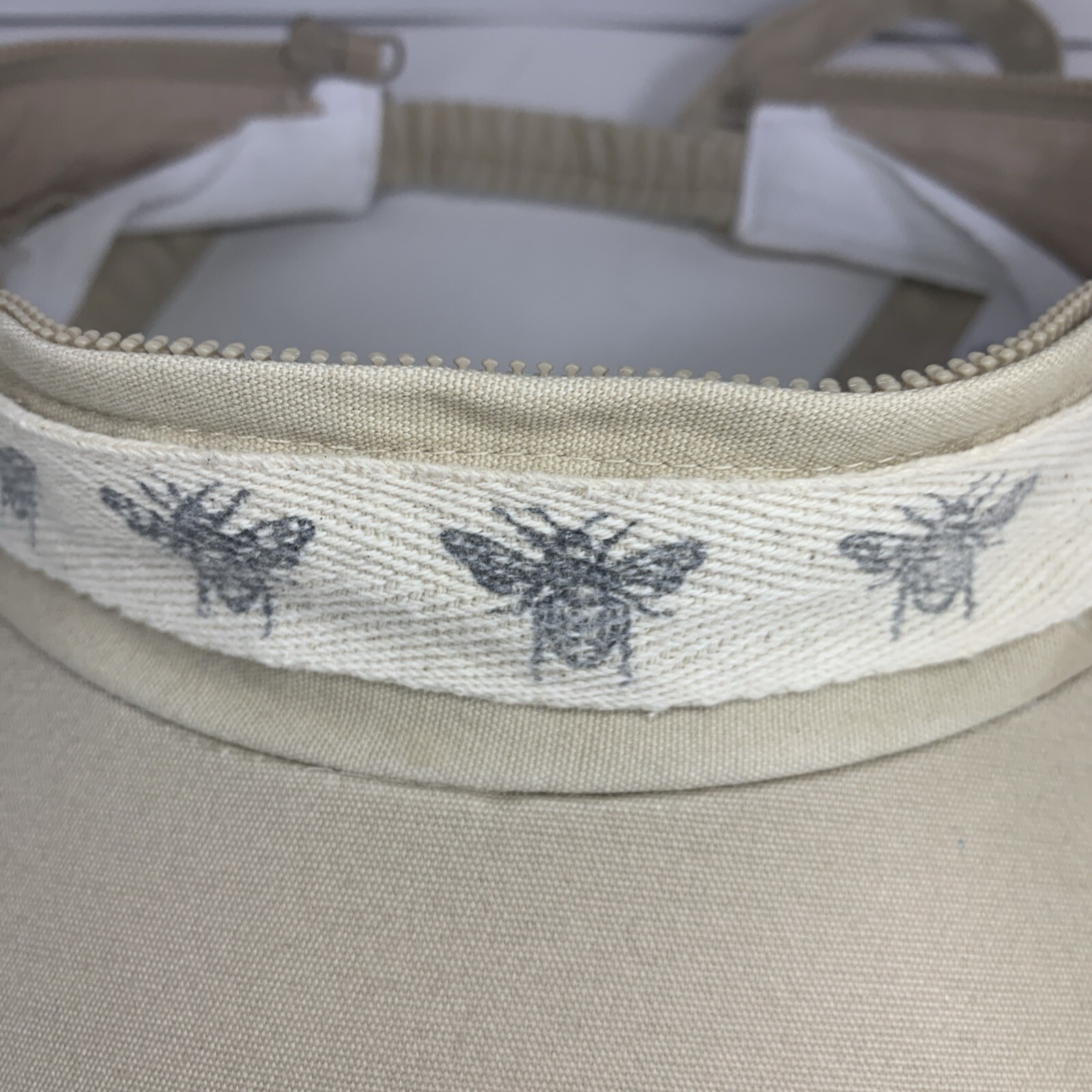 Gardening Busy Bee beige sun hat, Basic Editions,… - image 15