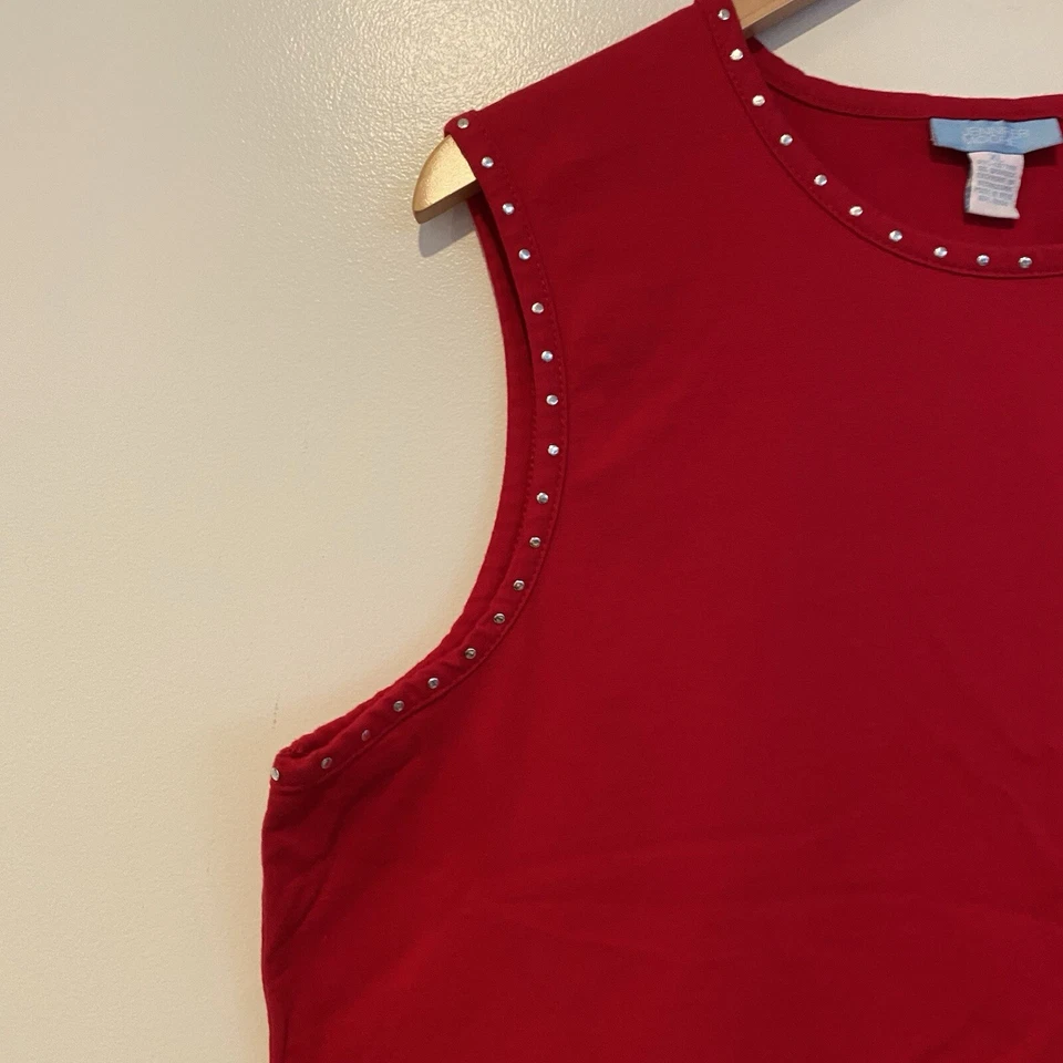Camiseta sin mangas roja para mujer con tachuelas Rock Comfort elástica XL Jennifer Moore Foto 2 de 4