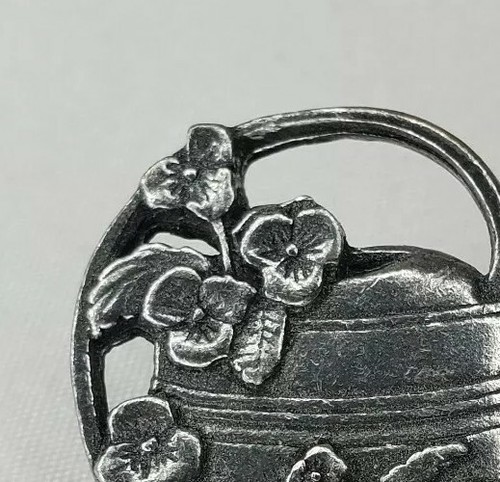 Spilla annaffiatoio vintage tono argento pansies uccellini in fiore edizione limitata - Foto 7 di 7