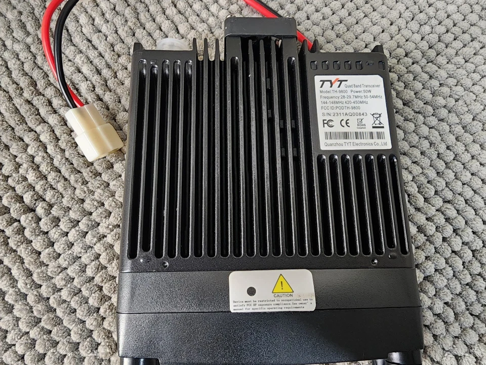 TYT TH-9800 PLUS 50W Quad Band Radios Móviles Transceptor FM + Cable de Programación Foto 4 de 4