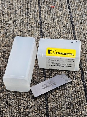 KENNAMETAL Professional-Grade, Double-Ended Neutral Indexable Cut-Off Blade
