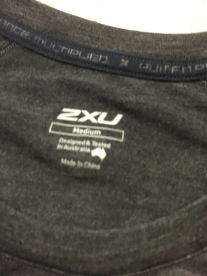 2XU Women's Long sleeve Heat Run Top grey Medium NEW - Image 4 of 4