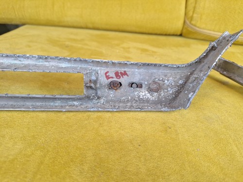 FORD D4ZB-16A036-AC 1974-1978 MUSTANG II GHIA RH FENDER SIDE MARKER MOLDING TRIM - Picture 11 of 12