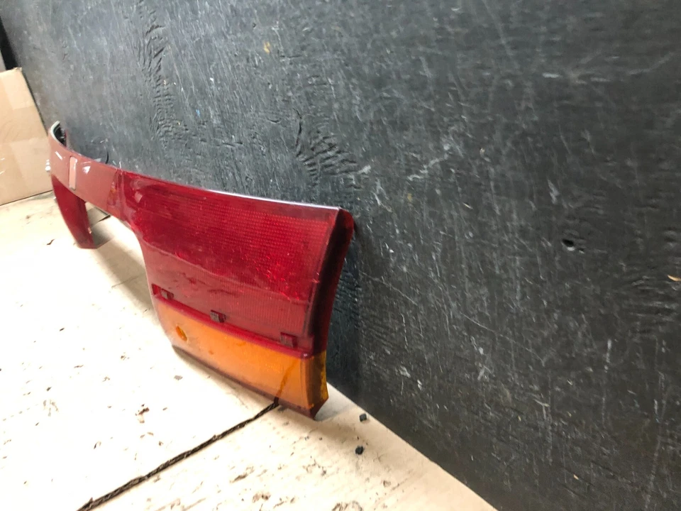 Luz trasera central para maletero Saturn L200 2000 a 2003 sedán H4546 Foto 2 de 4