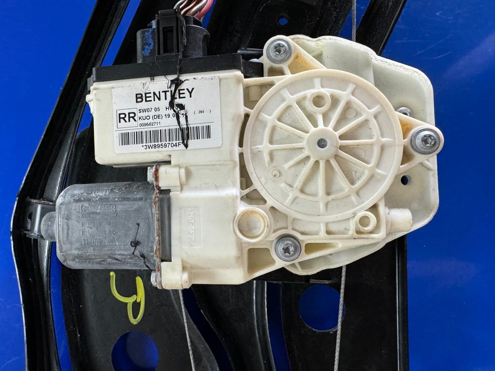 11-17 BENTLEY  CONTINENTAL  REAR RIGHT WINDOW REGULATOR MOTOR 3W8959704F