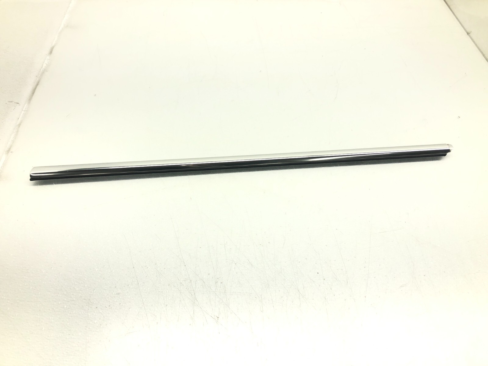 2014-2019 MASERATI GHIBLI S LEFT DRIVER FRONT DOOR WINDOW TRIM CHROME OEM.