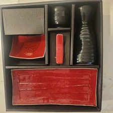 New Housewares International 5 Pieces Sushi and Saki Box Set