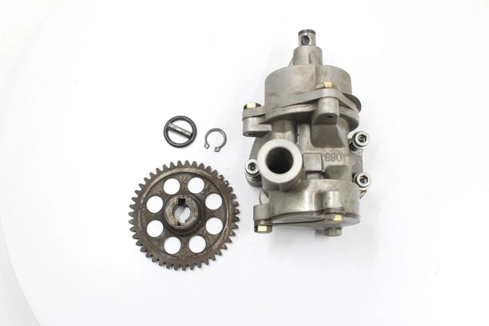 1988 SUZUKI GSXR1100 OEM ENGINE MOTOR OIL PUMP - Image 4 of 4