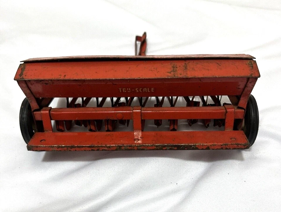 Original Vintage Tru-Scale Grain Drill 1/16 with Decals - Image 2 of 4