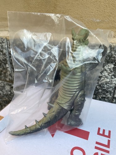 Rarissimo vinile sofubi Ultraman Super Dinosaurs Black King 1983 da collezione - Picture 4 of 5