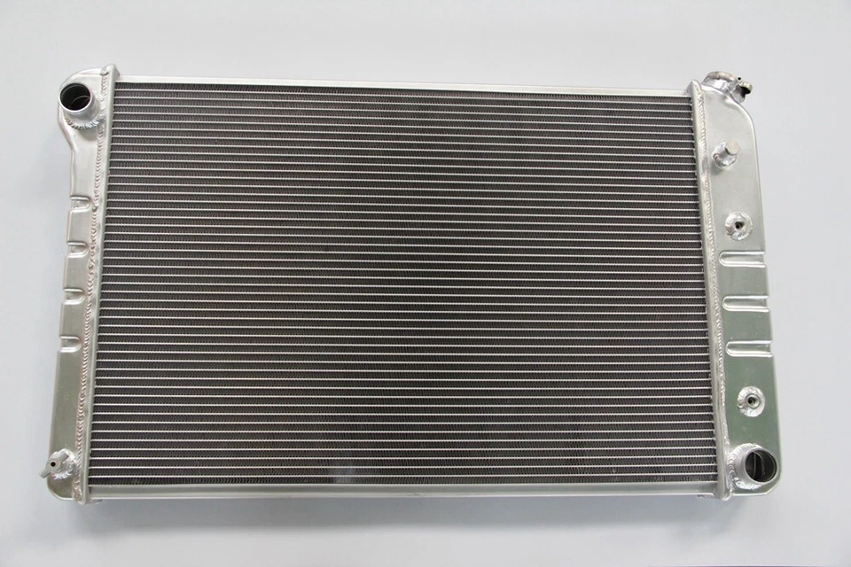 KKS 3 Row Radiator Fit 1973-87 Chevy/GMC C/K C10 C20 C30 C1500 C2500 C3500 350 Foto 4 de 4
