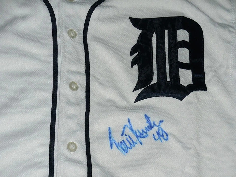 TORII HUNTER Autographed DETROIT TIGERS Jersey + COA! - Image 2 of 3