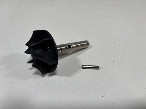 BMW F650 CS Scarver Wasserpumpenrad Antriebsritzel Welle (T4)