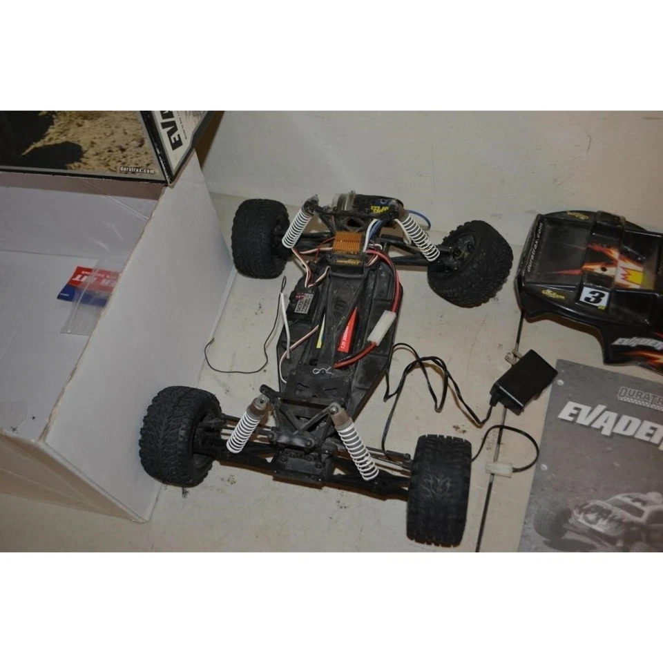 Duratrax Evader EXT2 RC Electric Stadium Truck RTR w/ Battery Charger -FOR PARTS - Image 2 of 4