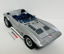 Exoto Racing Legends 1963 Corvette Grand Sport 1:18 Promo Silver MODELMAX