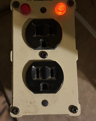 Tripp Lite ISO BLOK IB2-0 Noise Filter Surge Suppressor 15A Tested Working
