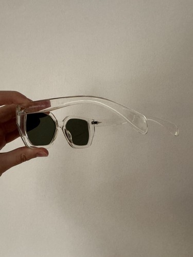 RARE As New Vintage Clear Frame Square Sunglasses - Picture 4 of 9