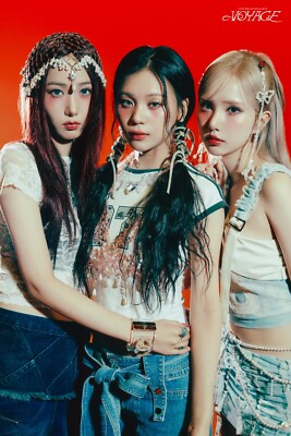 VIVIZ 5th Mini Album VOYAGE ZAG Ver. CD+96p P.Book+P.Card+Sticker+