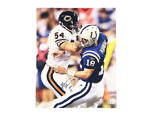 Brian Urlacher Signed HOF 18 Inscription Chicago Pose 1 16x20 Photo (Beckett)