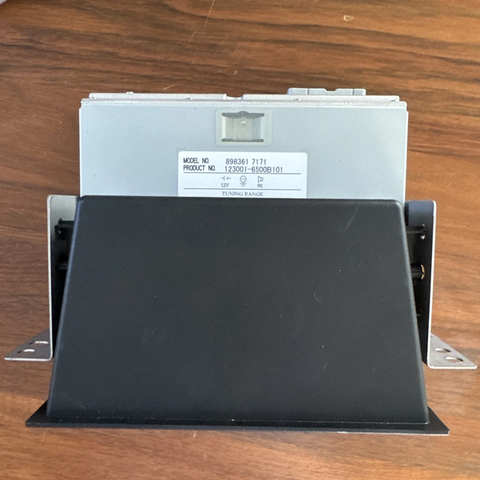 ISUZU NQR 2022: Deck asm; Radio CD - 8-98361-717-1 Foto 3 de 4