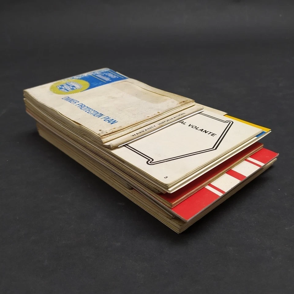 Lotto libretti uso e manutenzione misti Cadillac, Ford, Seat, Mustang. Mediocri - Immagine 3 di 3