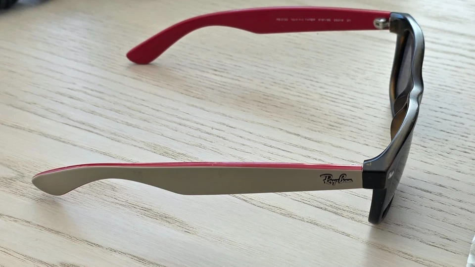 Ray-Ban Wayfarer Classic RB2132, foto 1 di 5