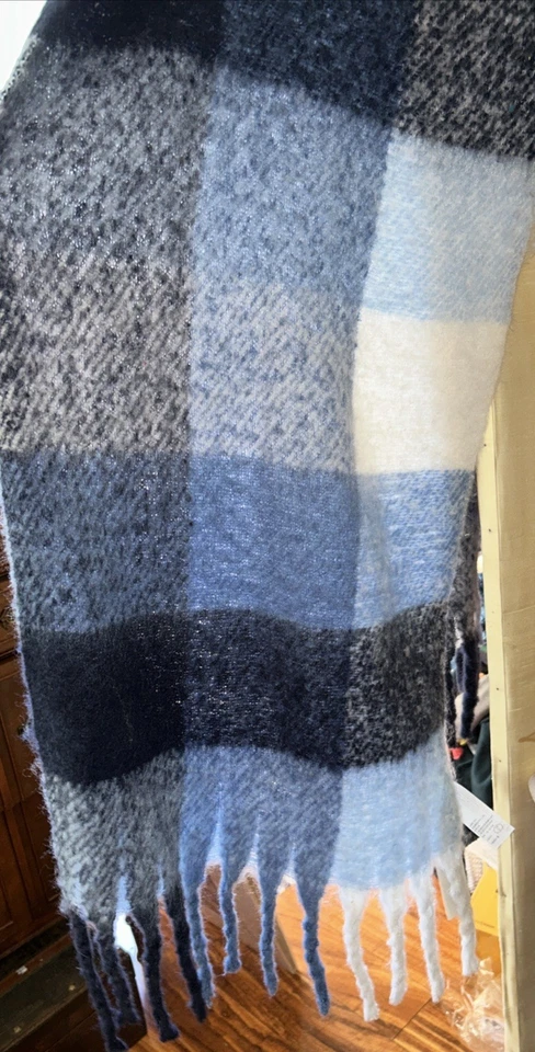 Abercrombie & Fitch NUEVO CON ETIQUETAS Manta Bufanda Tonos de Azul Cuadros Flecos Luz Academia Foto 3 de 4