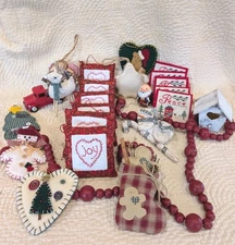 Lot (28)  Country Christmas Lot Primative Ornaments Tree Garland Needlework 