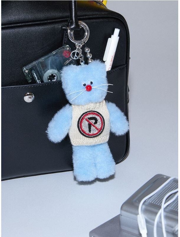 Monamhee x Peaceminusone Syhee Plush Keyring / 100